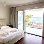 Burcu , Magnificent Sea View, Cozy, Free Otopark, Free Wifi *