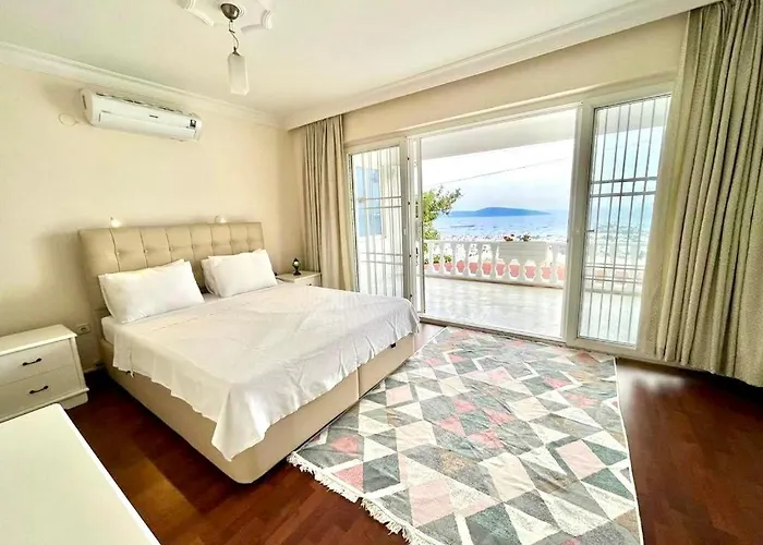 Burcu , Magnificent Sea View, Cozy, Free Otopark, Free Wifi Villa