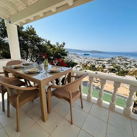 Burcu , Magnificent Sea View, Cozy, Free Otopark, Free Wifi Villa *