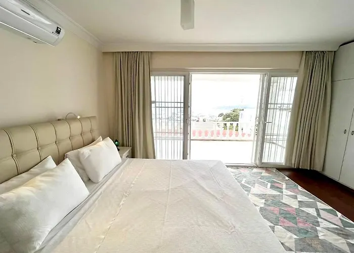 Burcu , Magnificent Sea View, Cozy, Free Otopark, Free Wifi * בודרום