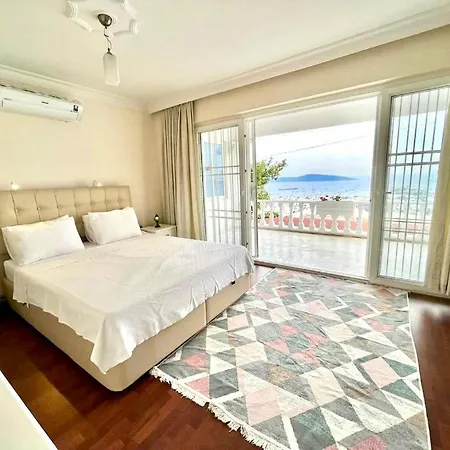 Burcu , Magnificent Sea View, Cozy, Free Otopark, Free Wifi Villa