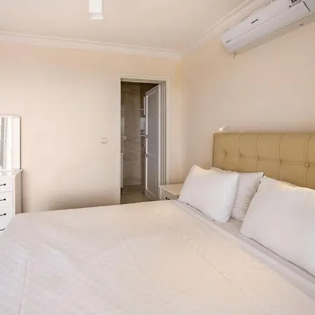 Villa Burcu , Magnificent Sea View, Cozy, Free Otopark, Free Wifi *